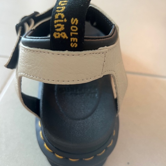 Dr. Martens Black and White Sandals Blare sz8 - Picture 10 of 11